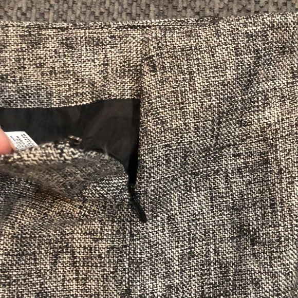 Liz Claiborne tweed pencil skirt.  Size 6 - Picture 3 of 6